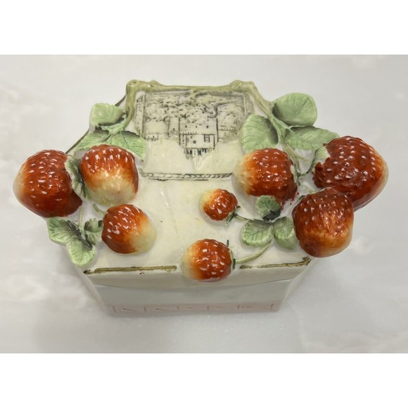 Vintage Porcelain Trinket Box Strawberry Lidded 3D Fruit Castle Raised Etching R - Picture 9 of 13